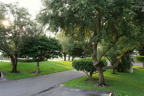 A home in Lauderdale Lakes