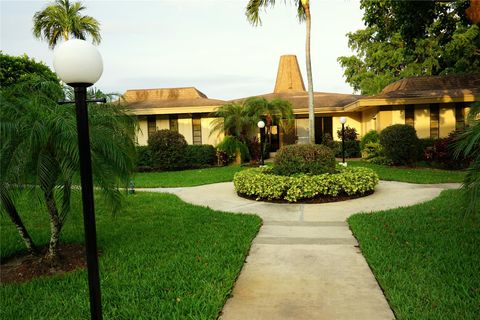 A home in Lauderdale Lakes