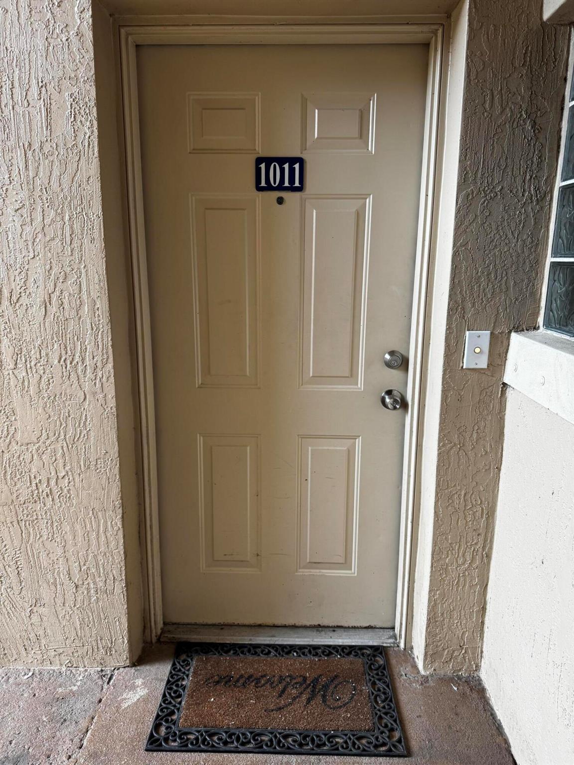 1103 Golden Lakes Boulevard 1011