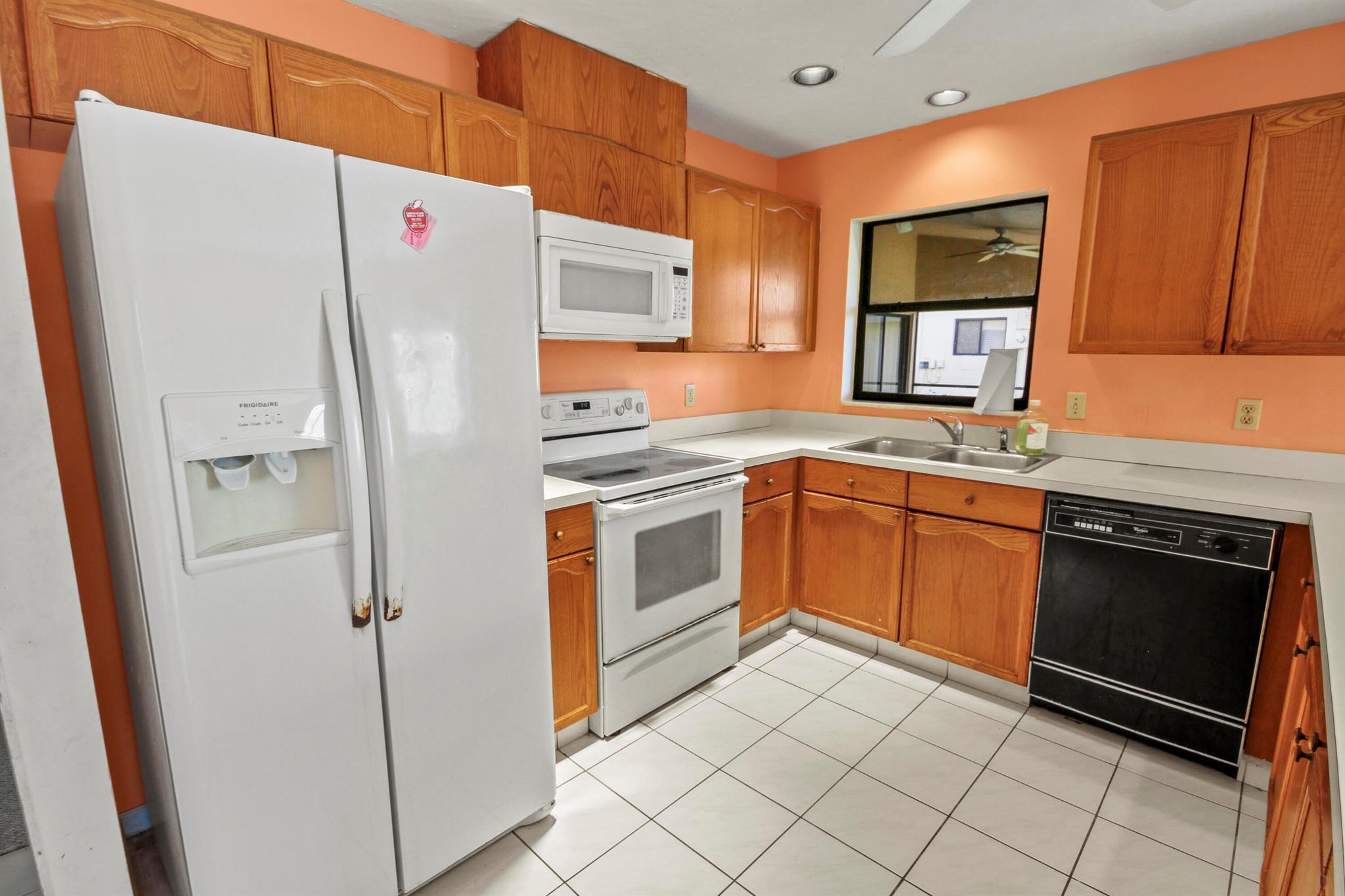 CRANBROOK LAKE ESTATES - Residential