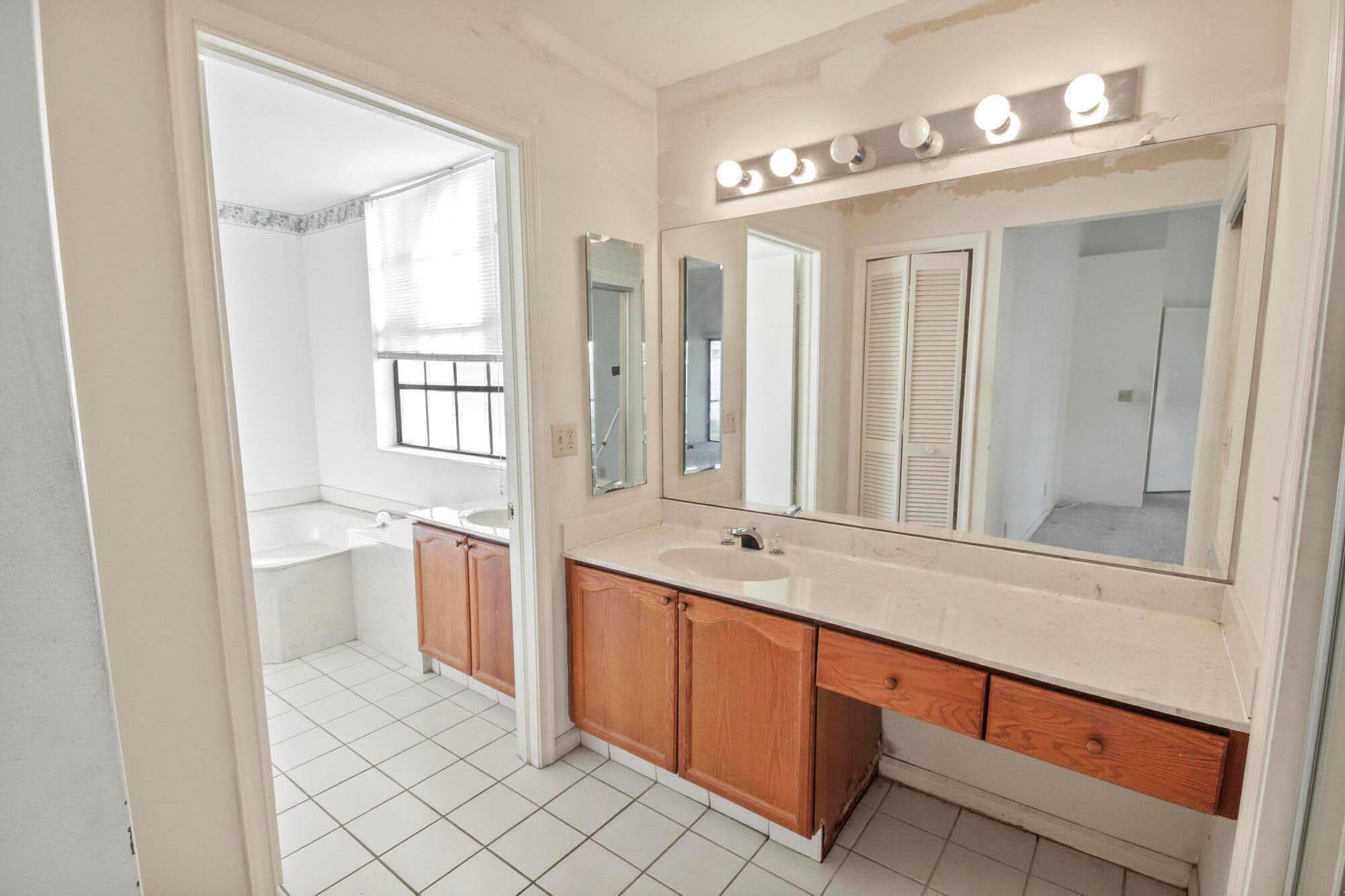 CRANBROOK LAKE ESTATES - Residential