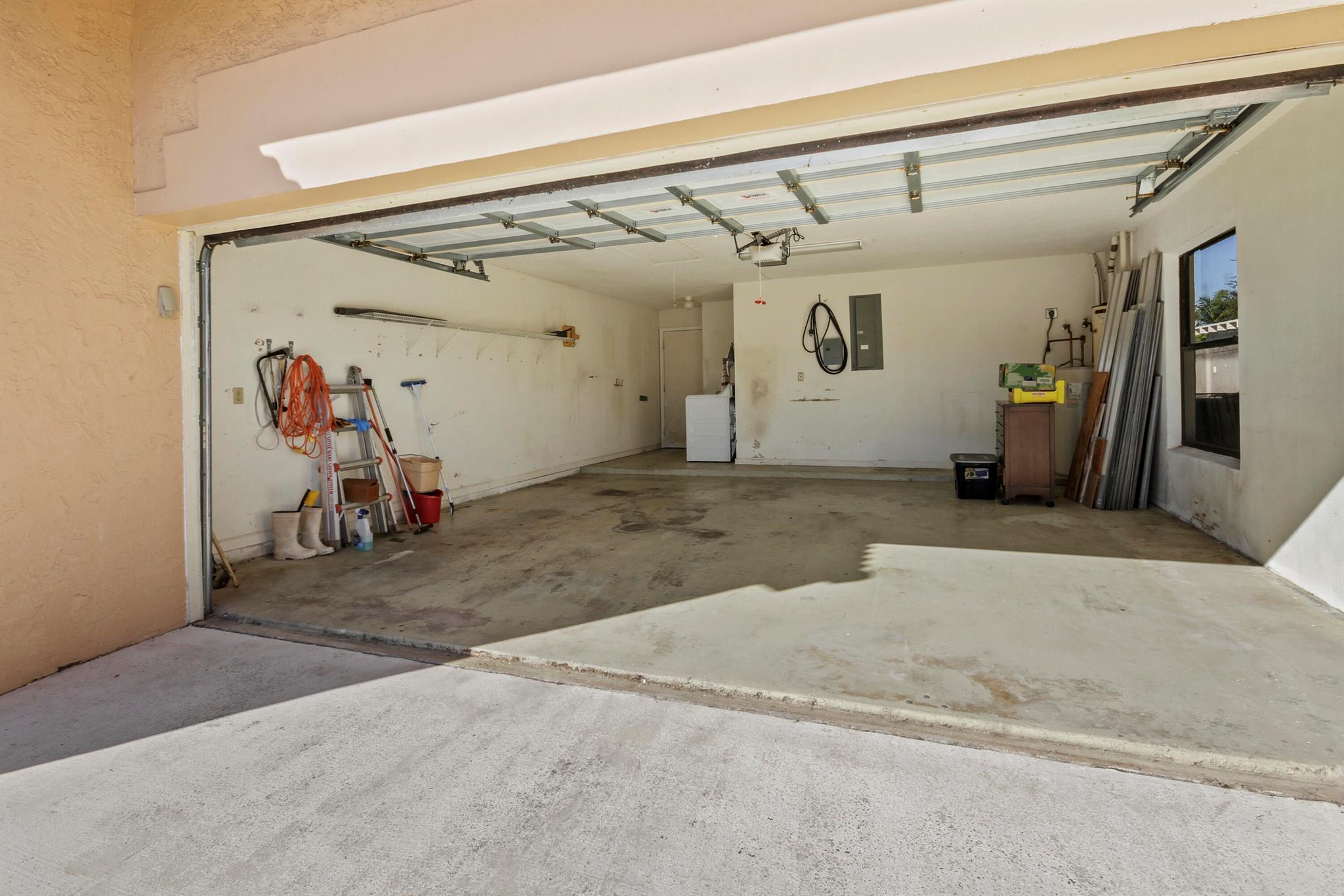 CRANBROOK LAKE ESTATES - Residential