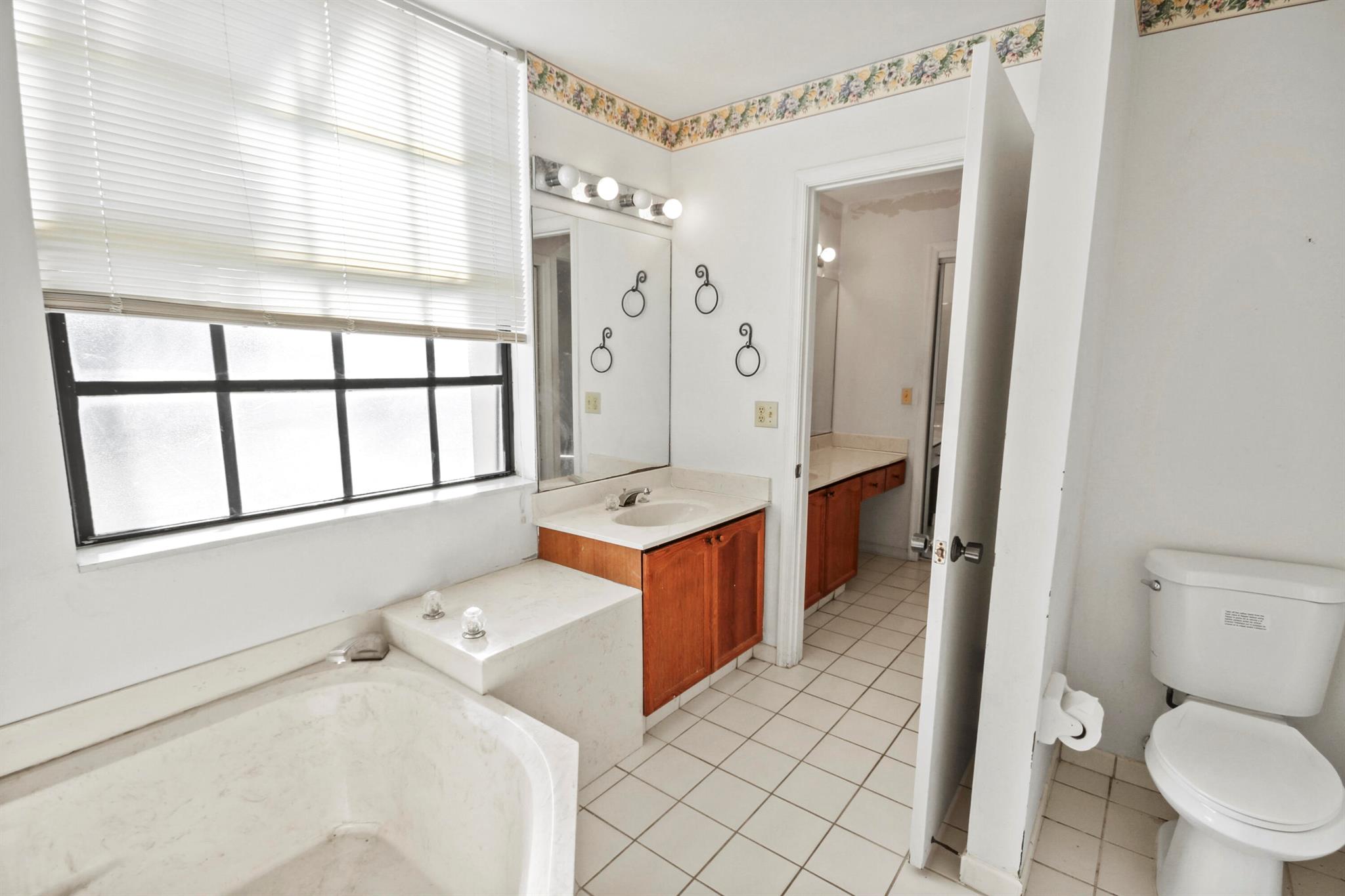 CRANBROOK LAKE ESTATES - Residential