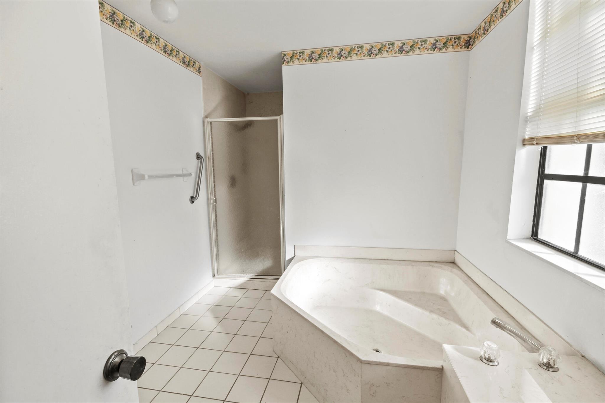 CRANBROOK LAKE ESTATES - Residential