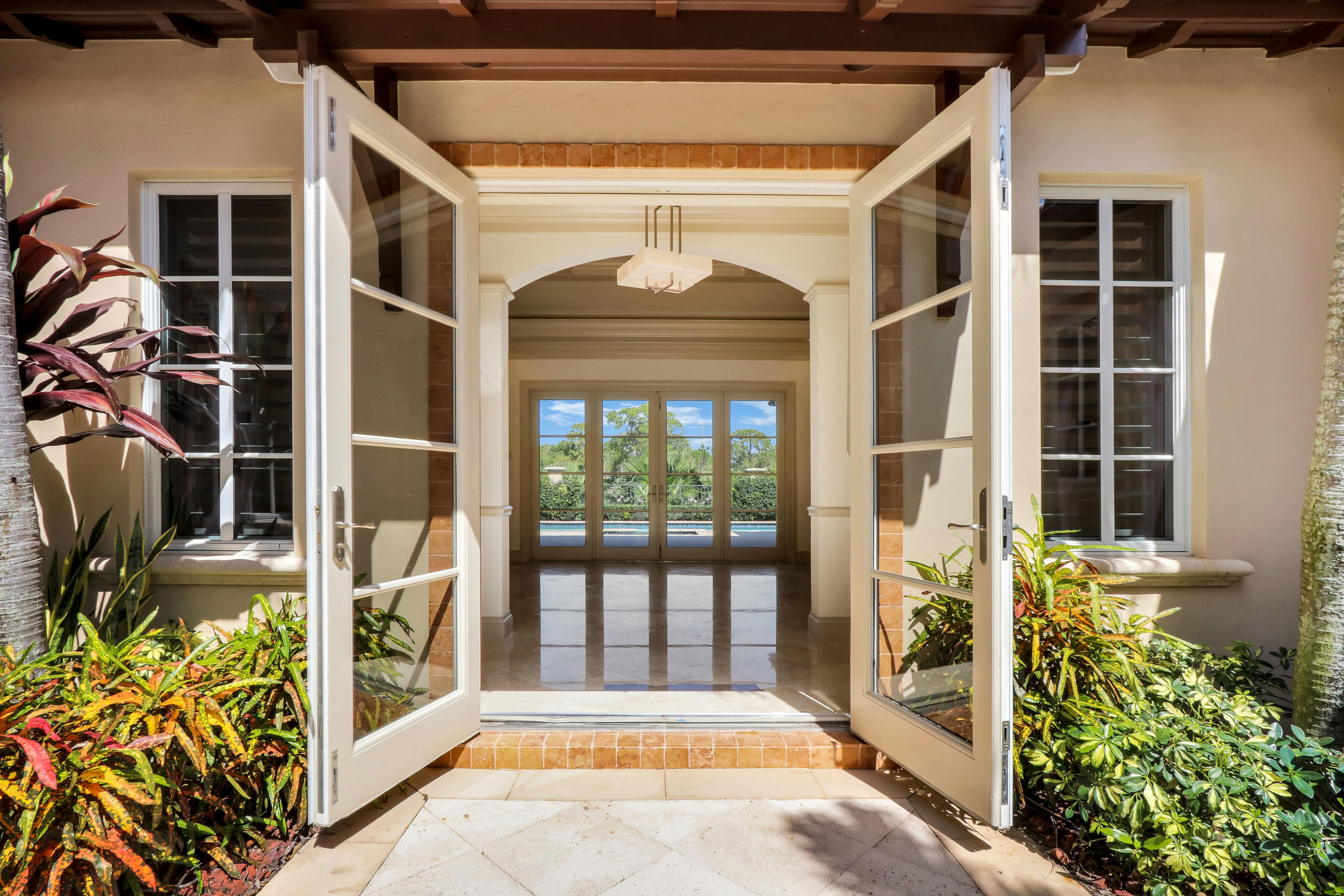 TRUMP NATIONAL - Residential