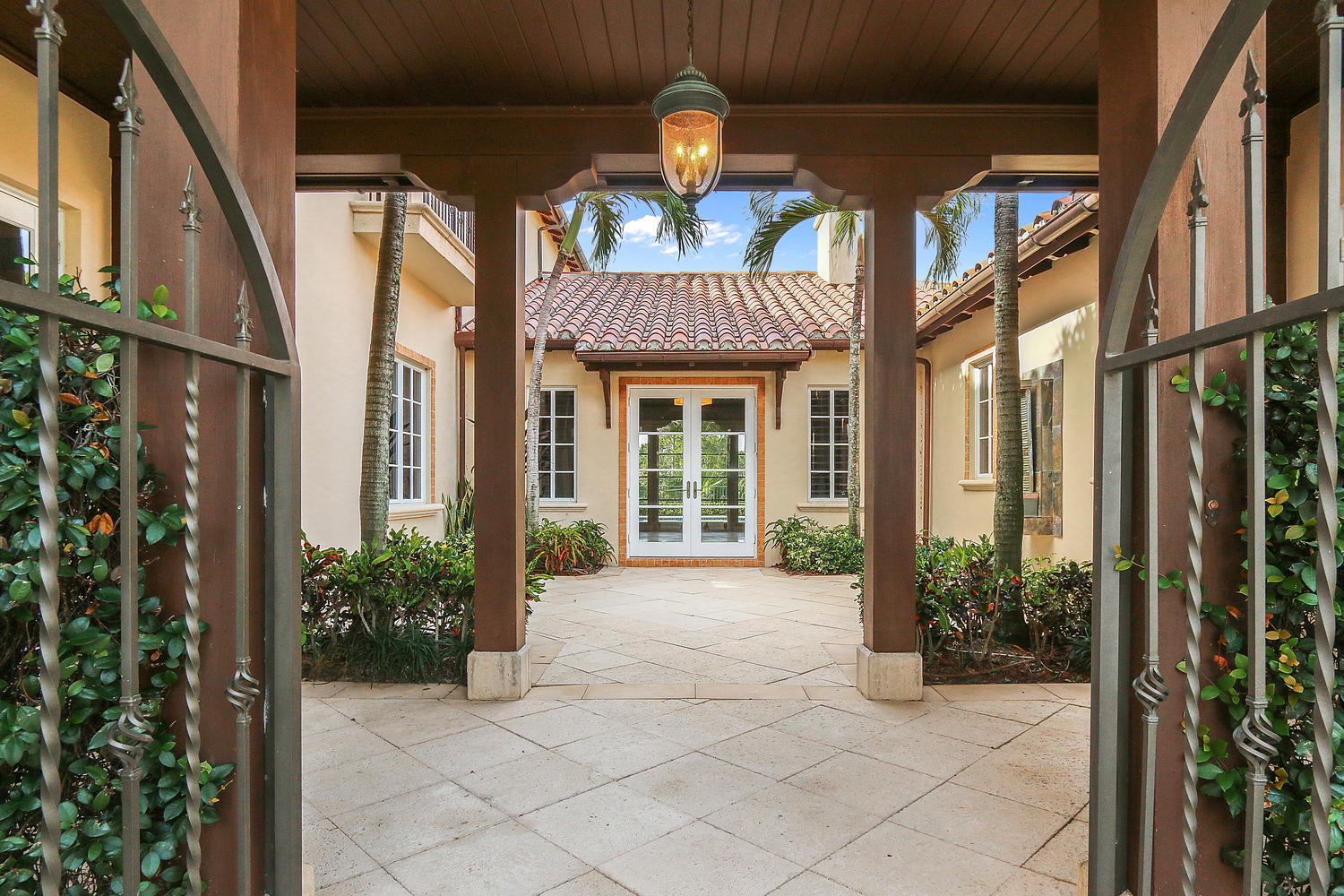 TRUMP NATIONAL - Residential