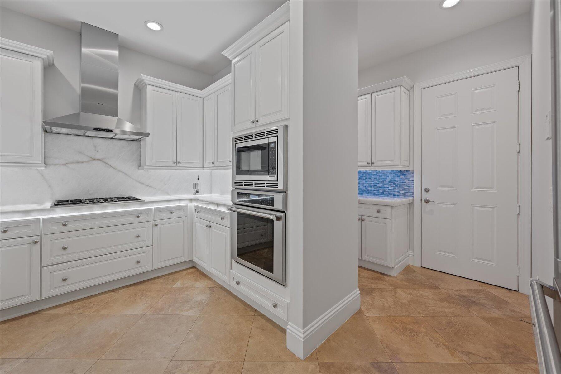 MARINER COURT CONDO - Residential