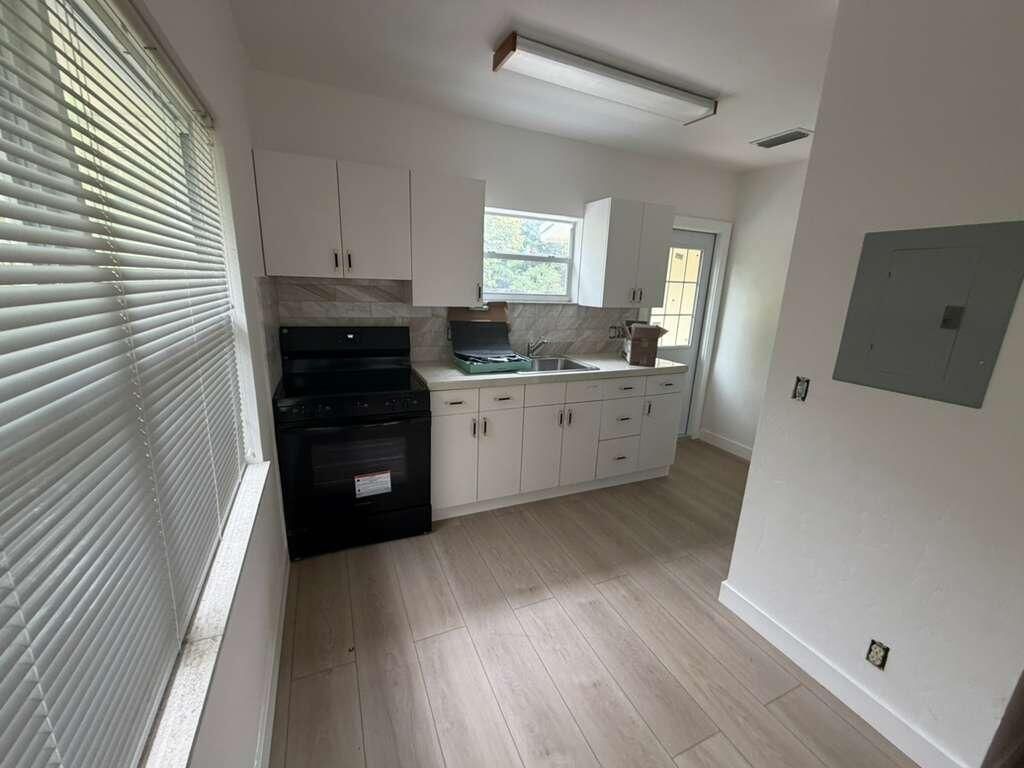 Photo of 135 SE 4th Street, Hallandale Beach, FL 33009 (MLS # B26019752)