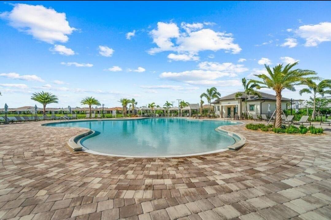 FIELDS AT GULFSTREAM POLO - Residential Lease