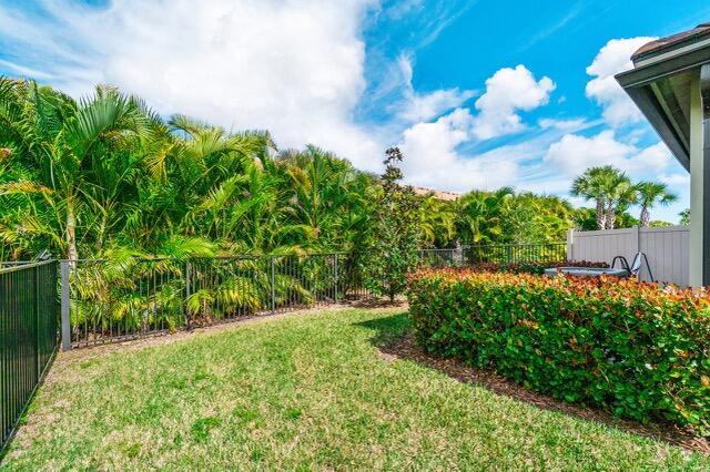 FIELDS AT GULFSTREAM POLO - Residential Lease