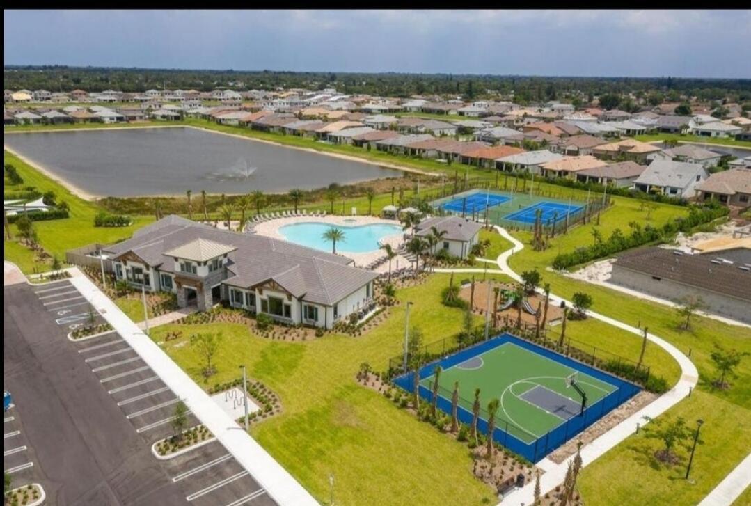 FIELDS AT GULFSTREAM POLO - Residential Lease