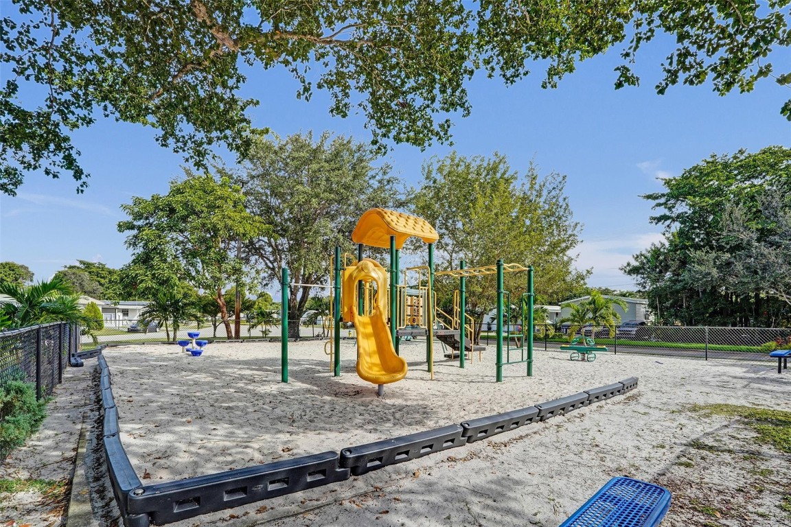 HERITAGE CITY SEC 2 - Residential