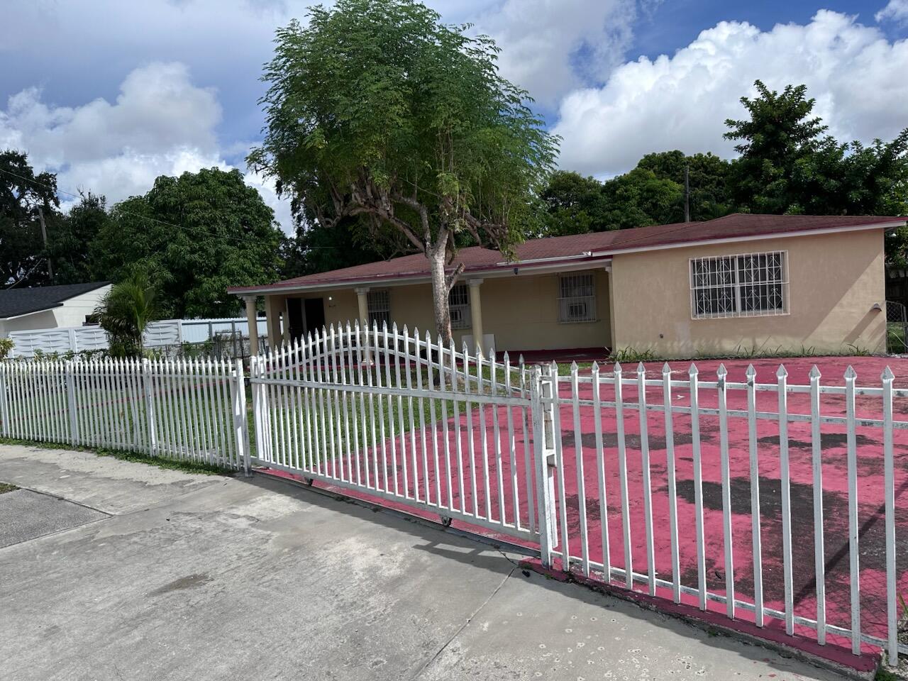 9229 NW 33RD AVE Road