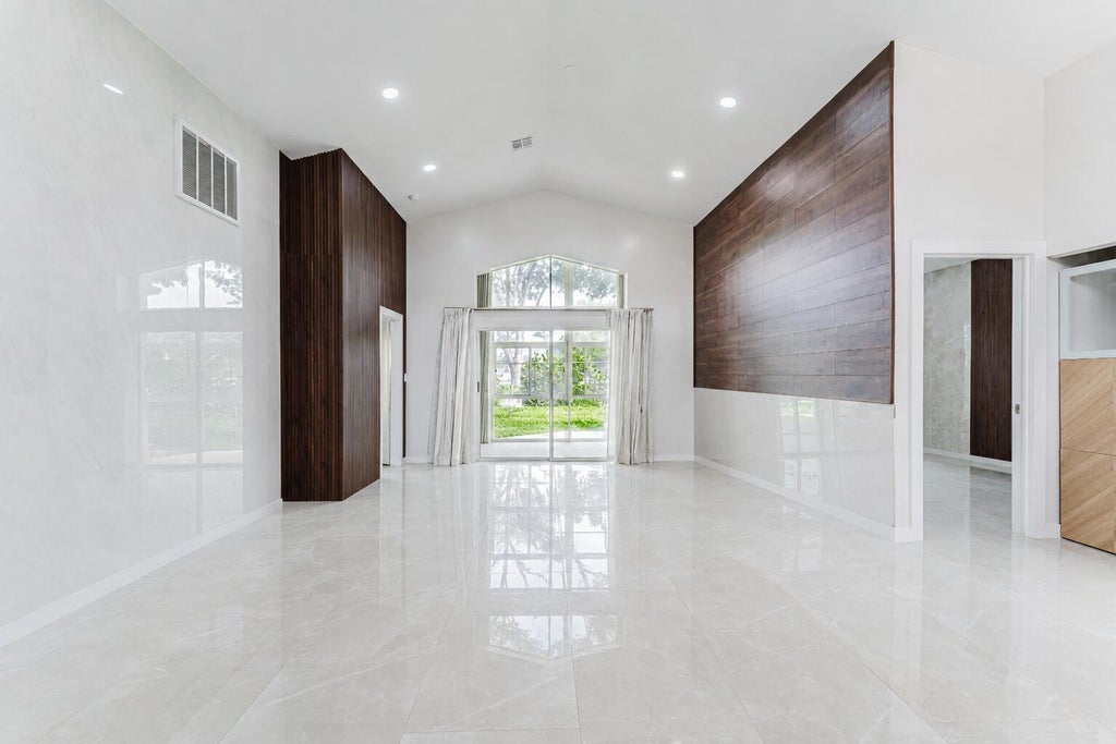 Photo of 7512 Eagle Point Drive #7512, Delray Beach, FL 33446 (MLS # B26034945)