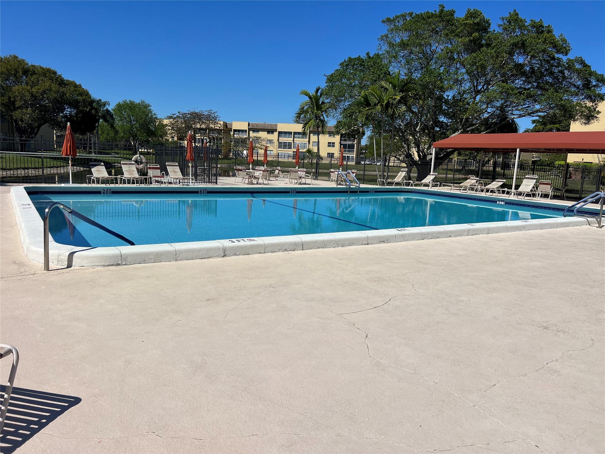 Bermuda Club - Residential