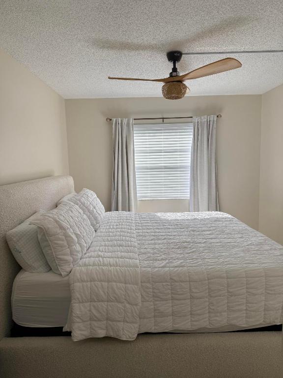 Holiday Village - Residential Lease