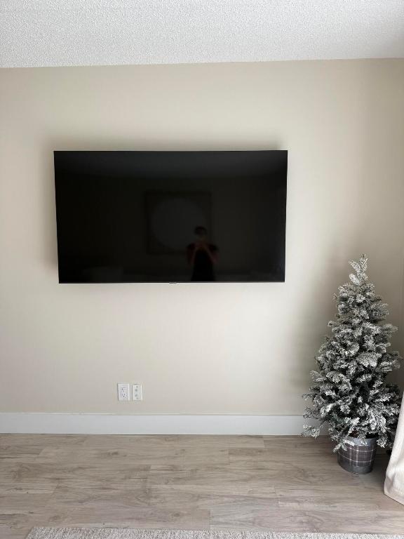 Holiday Village - Residential Lease