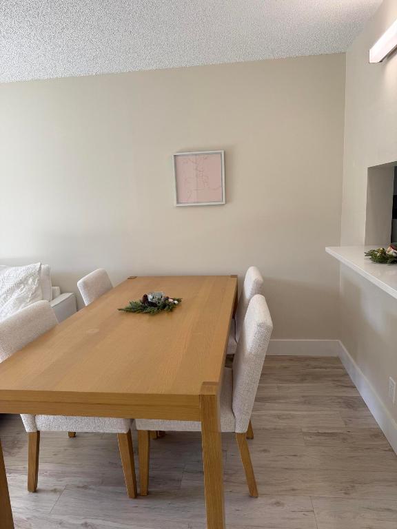 Holiday Village - Residential Lease