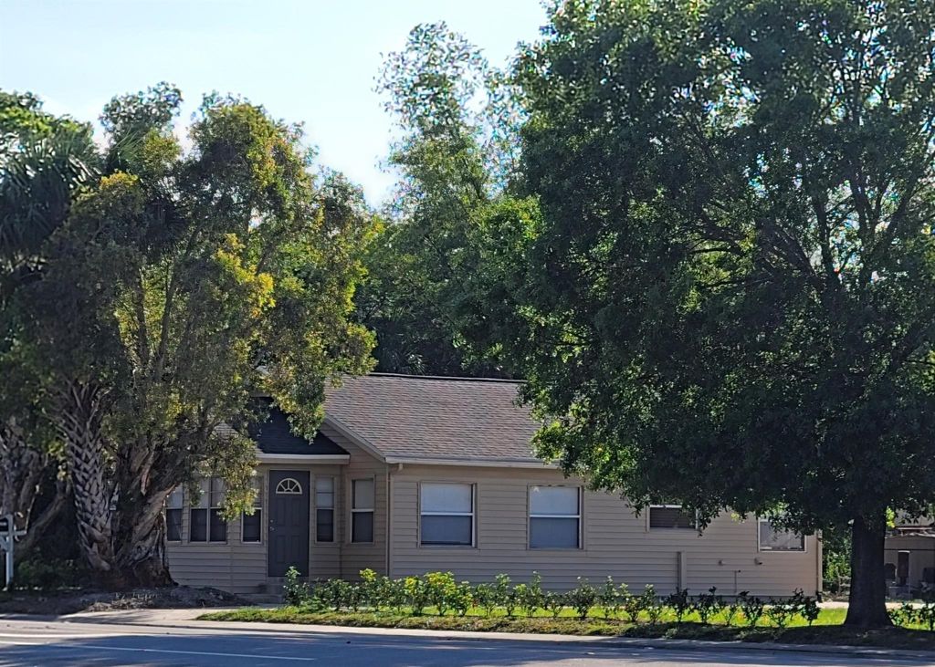 Photo of 1207 S 25th Street, Fort Pierce, FL 34947 (MLS # R11048533)