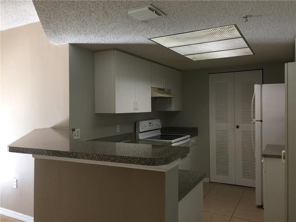 EVERGREEN LAKES - Residential