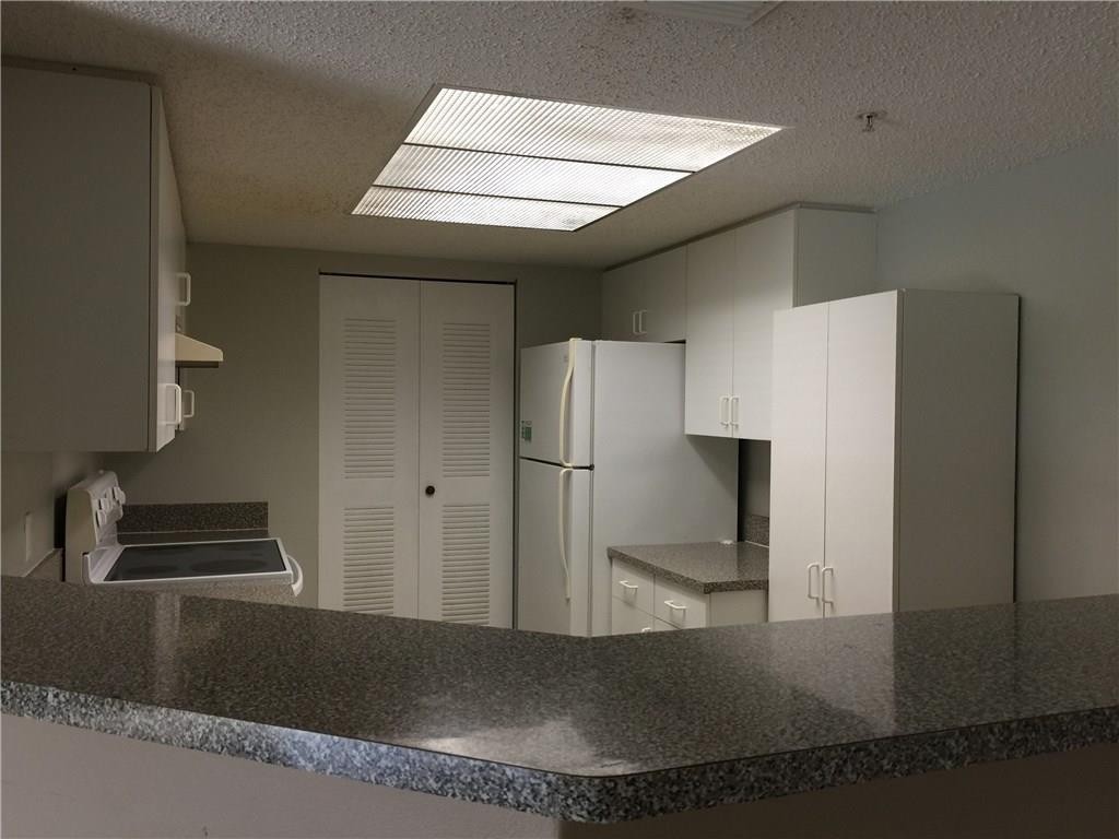 EVERGREEN LAKES - Residential