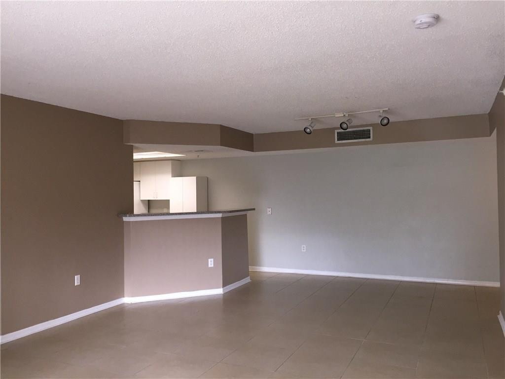 EVERGREEN LAKES - Residential
