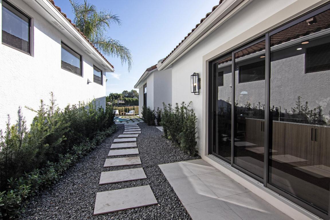 EAGLES LANDING OF P B POLO AND COUNTRY CLUB - Residential