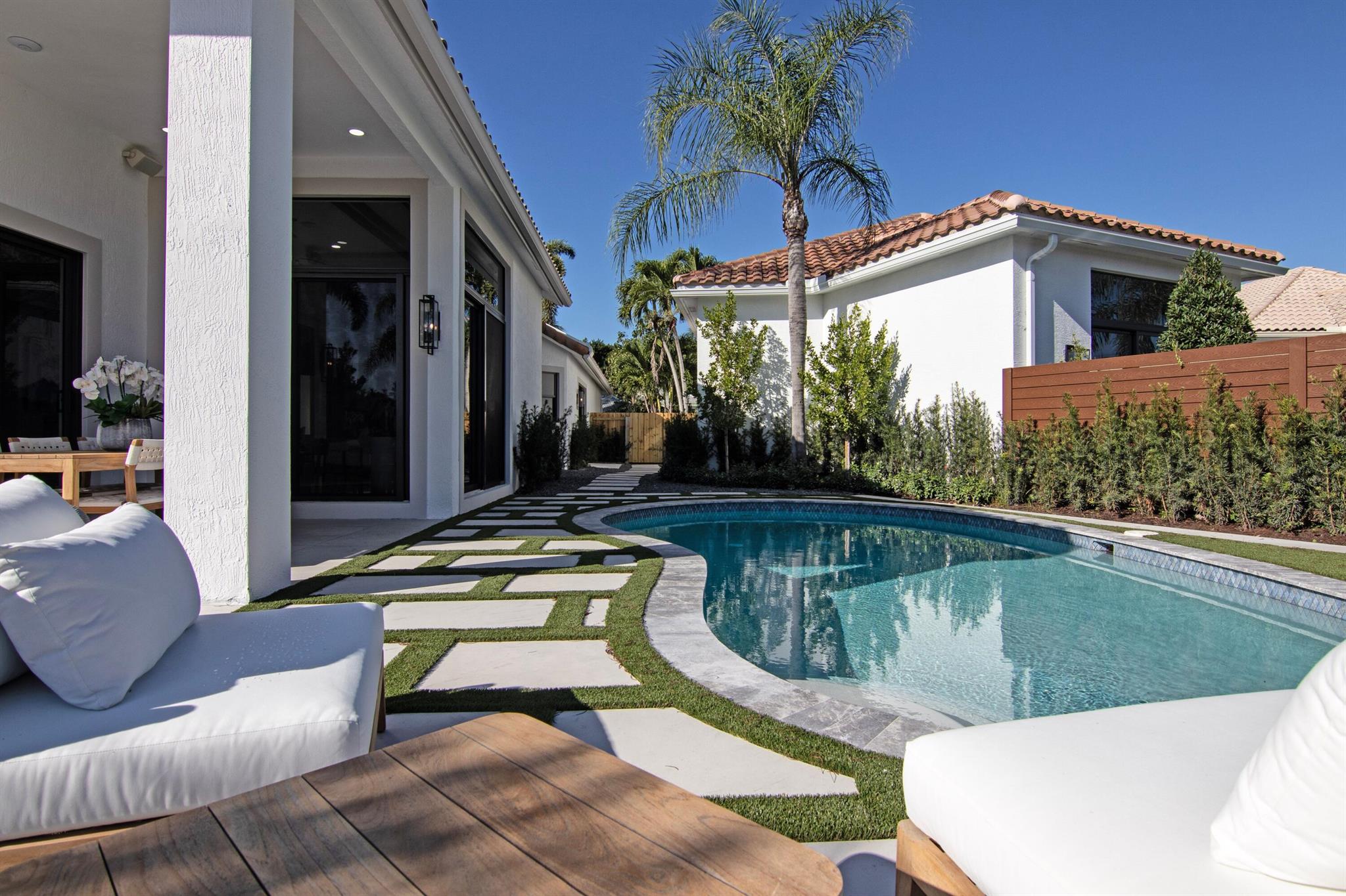 EAGLES LANDING OF P B POL - Residential