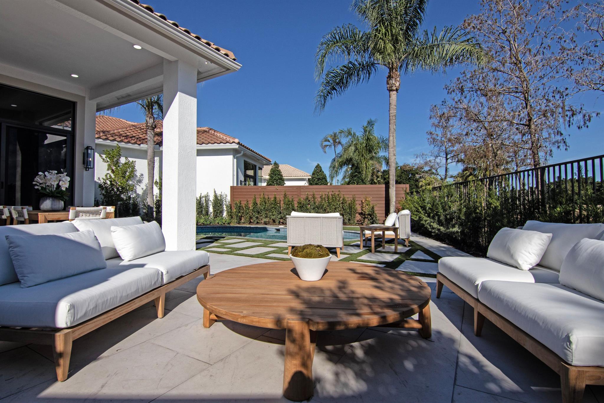 EAGLES LANDING OF P B POL - Residential