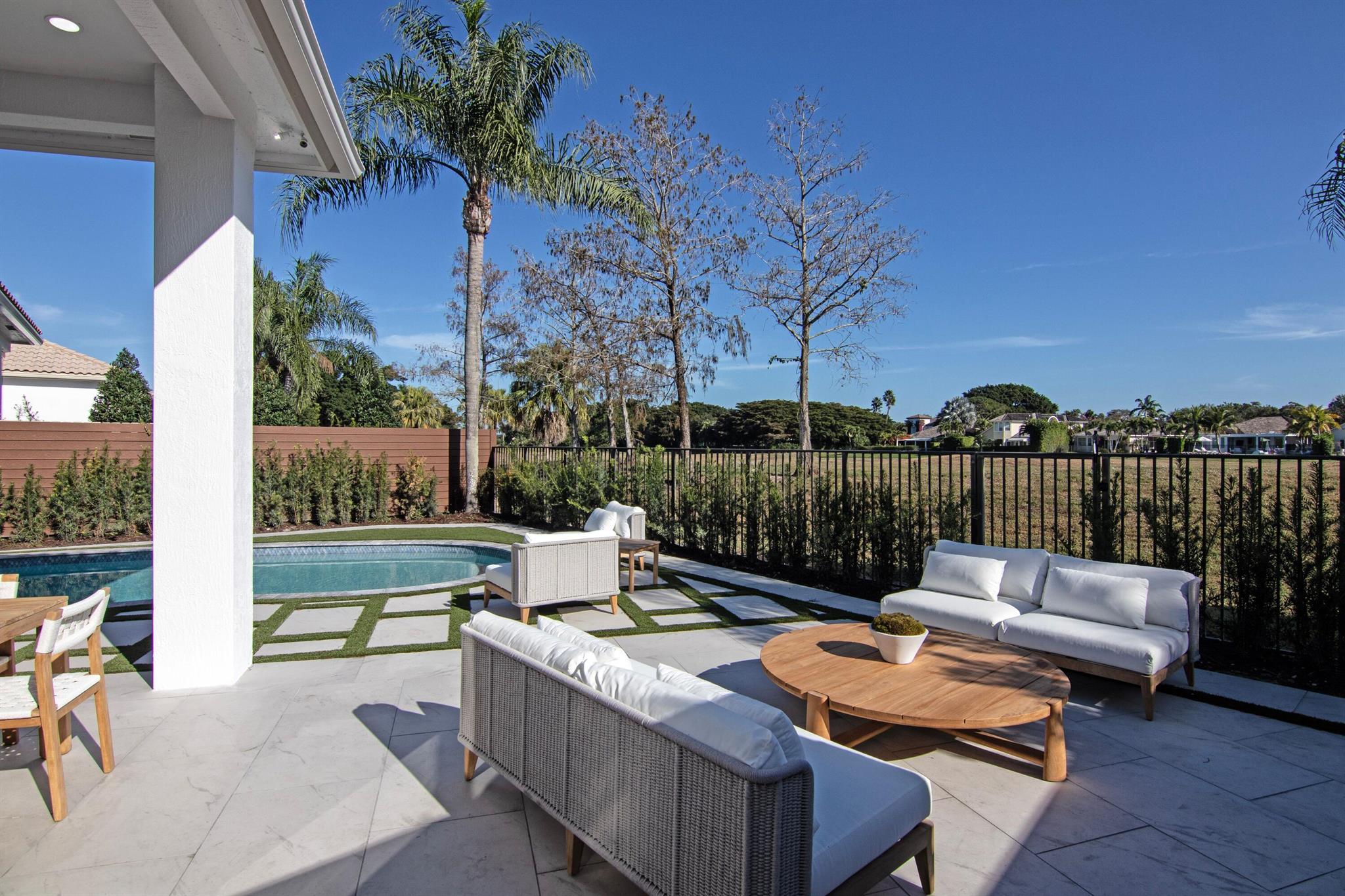 EAGLES LANDING OF P B POL - Residential