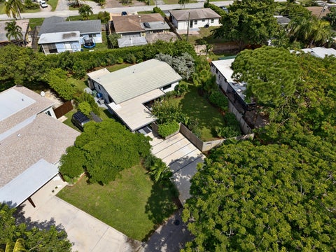 Tiny photo for 4850 NE 5TH Avenue, Oakland Park, FL 33334 (MLS # B26078675)