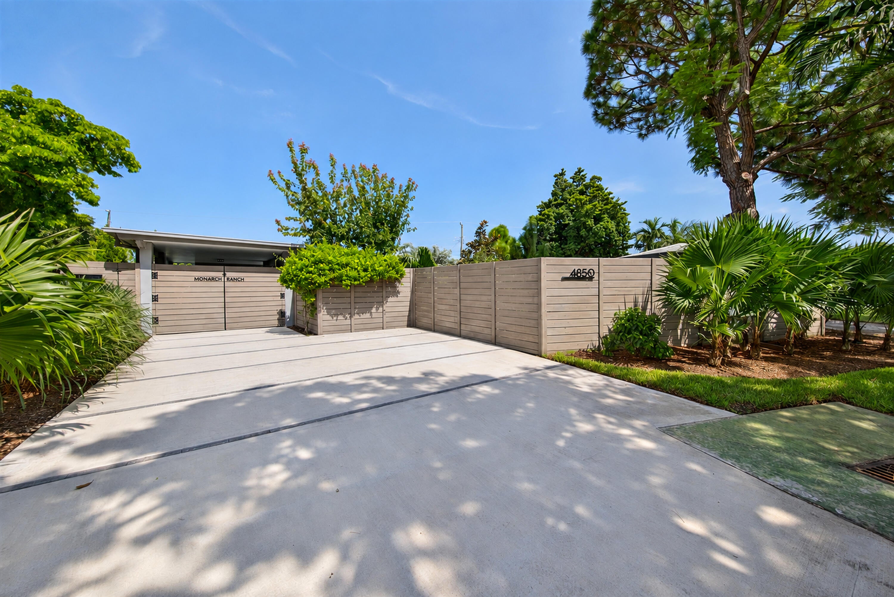 4850 NE 5TH Avenue, Oakland Park, FL, 33334/$549,990 3 4850 NE 5TH Avenue