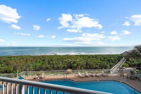 A home in Hutchinson Island