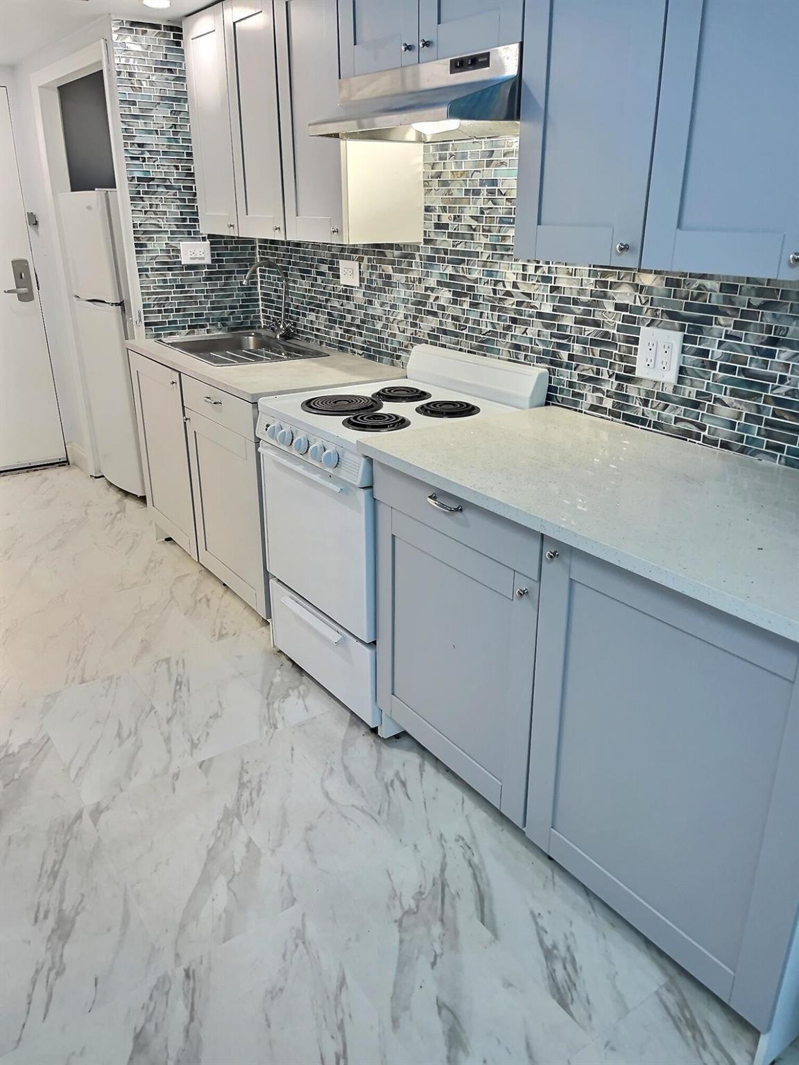View photos, virtual tours, details... 19201 Collins Avenue 337