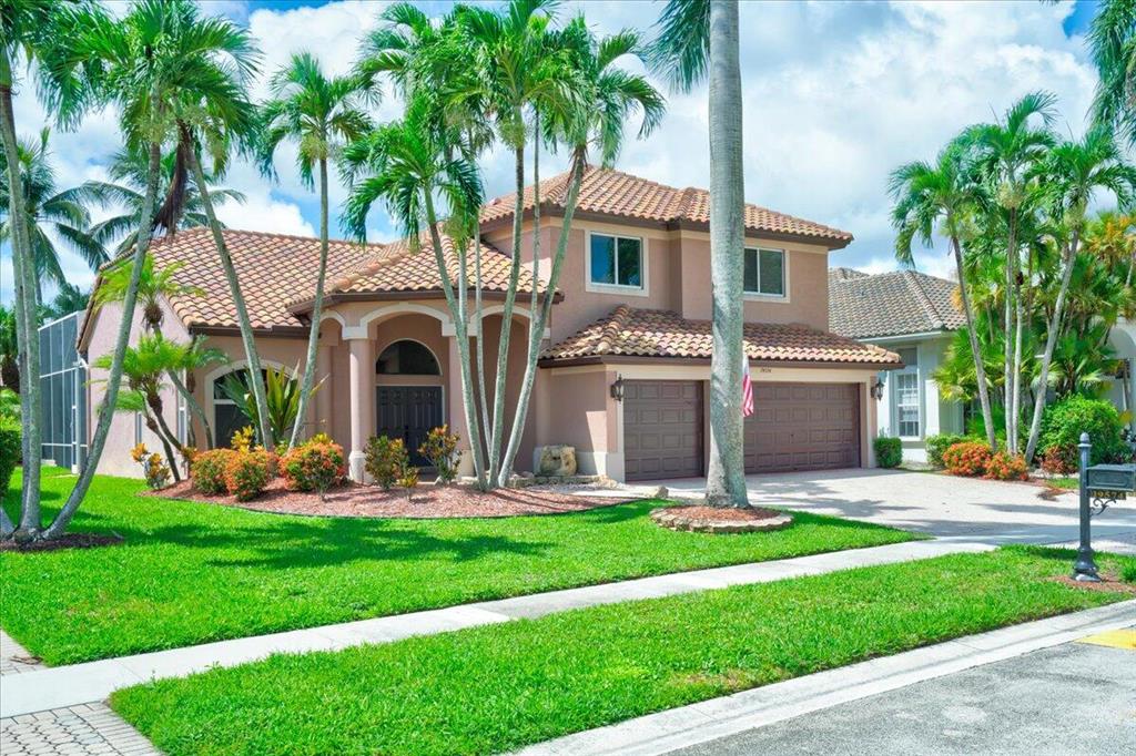 Most buyers see a pool. The sharp ones see a second living room outdoors--a two-story screened lanai framing wide-lake views that feel like vacation every day. Inside, the Mar-A-Lago plan delivers volume ceilings and sunshine; outside, the lake, pool & spa do the heavy lifting. Add CBS on both floors (not just the first) and a 2016 roof--sleep-well specs rarely found together at this price. Primary suite opens to a screened balcony over the water. Renovated clubhouse with resort pool/spa, fitness, tennis; HOA includes cable & internet. A compelling lakefront setting where the outdoor room becomes the room you'll use most. Tour it, then decide.