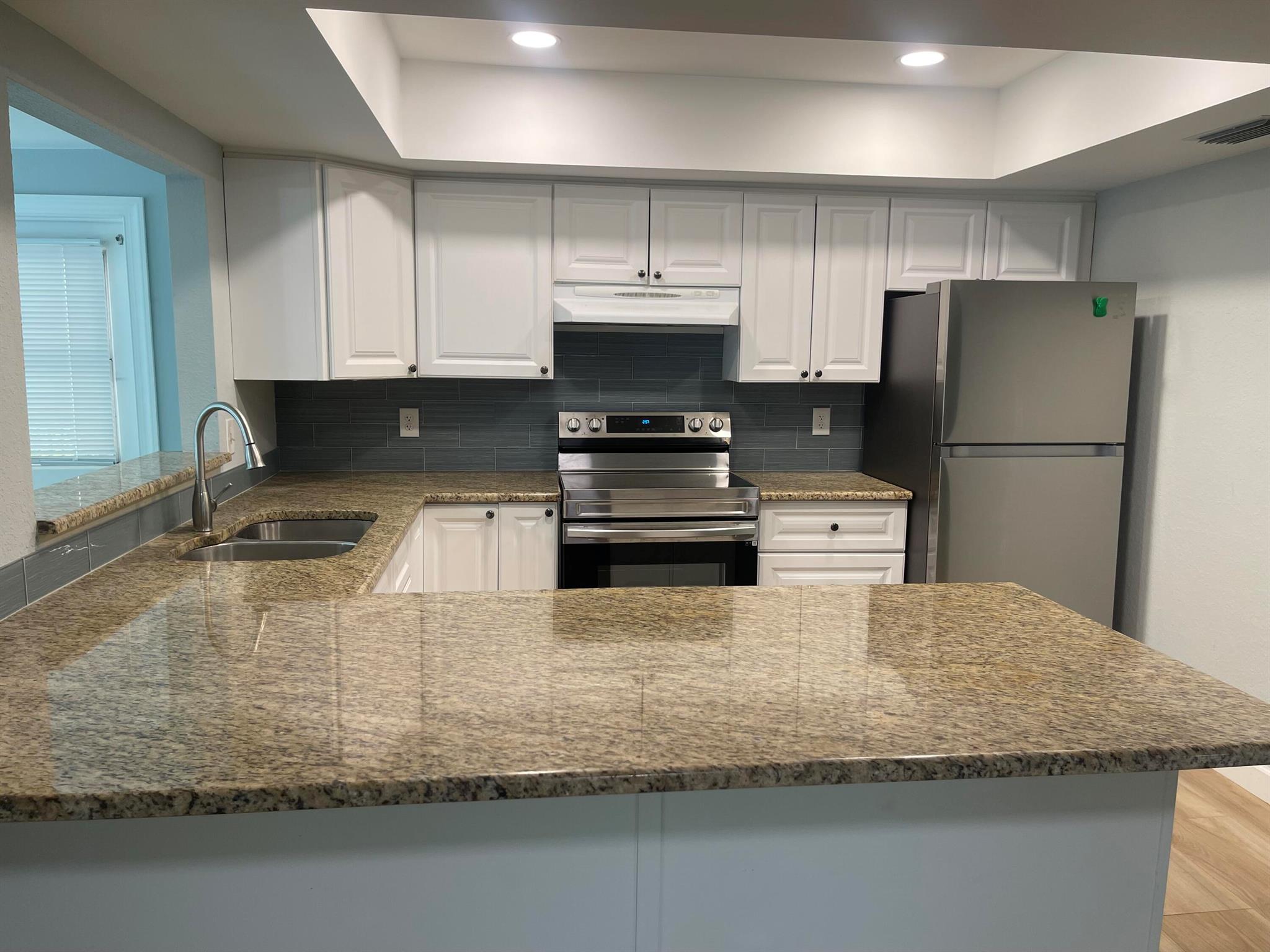 SOUTH SHORE 2 OF WELLINGT - Residential Lease