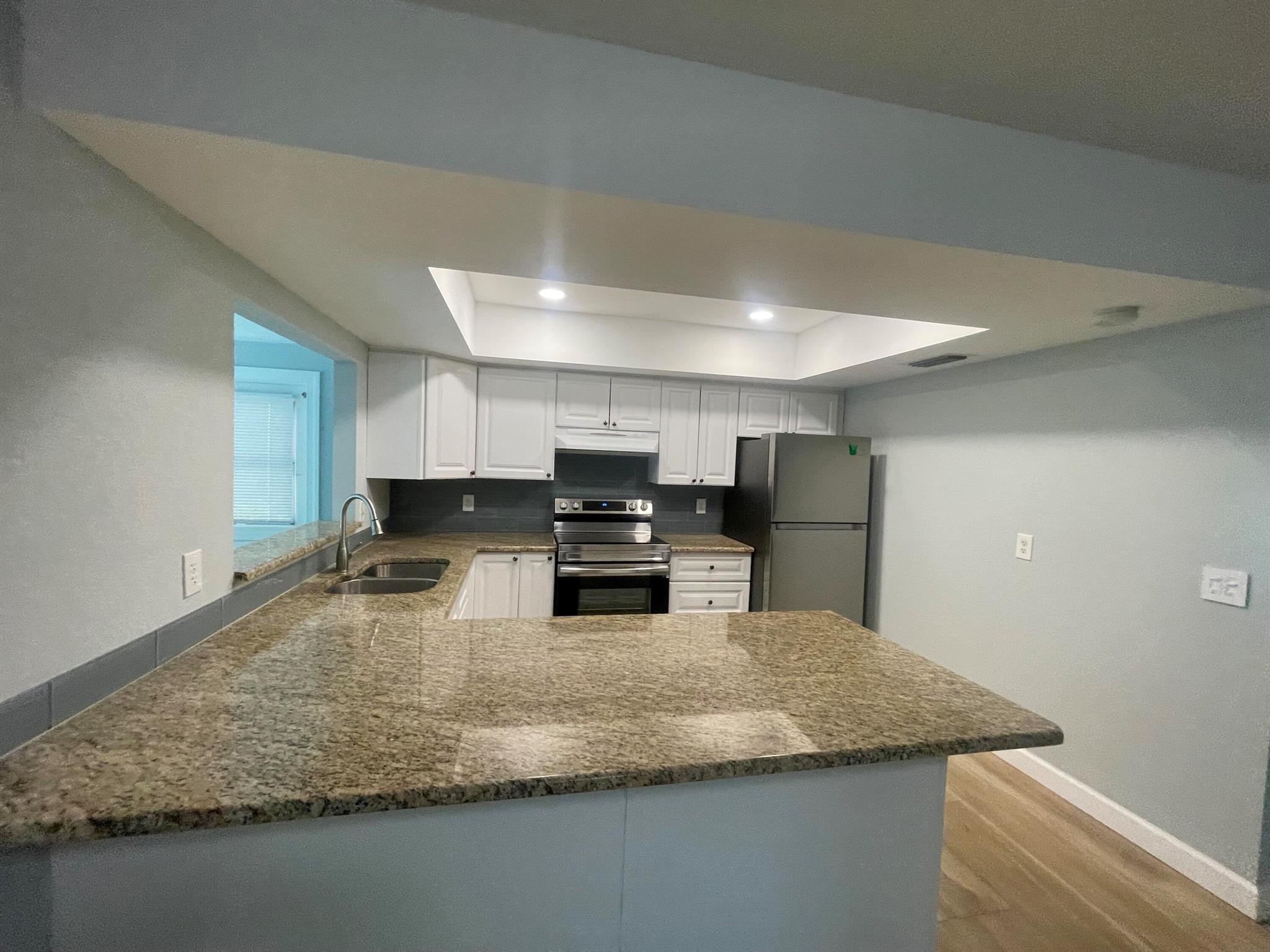 SOUTH SHORE 2 OF WELLINGT - Residential Lease