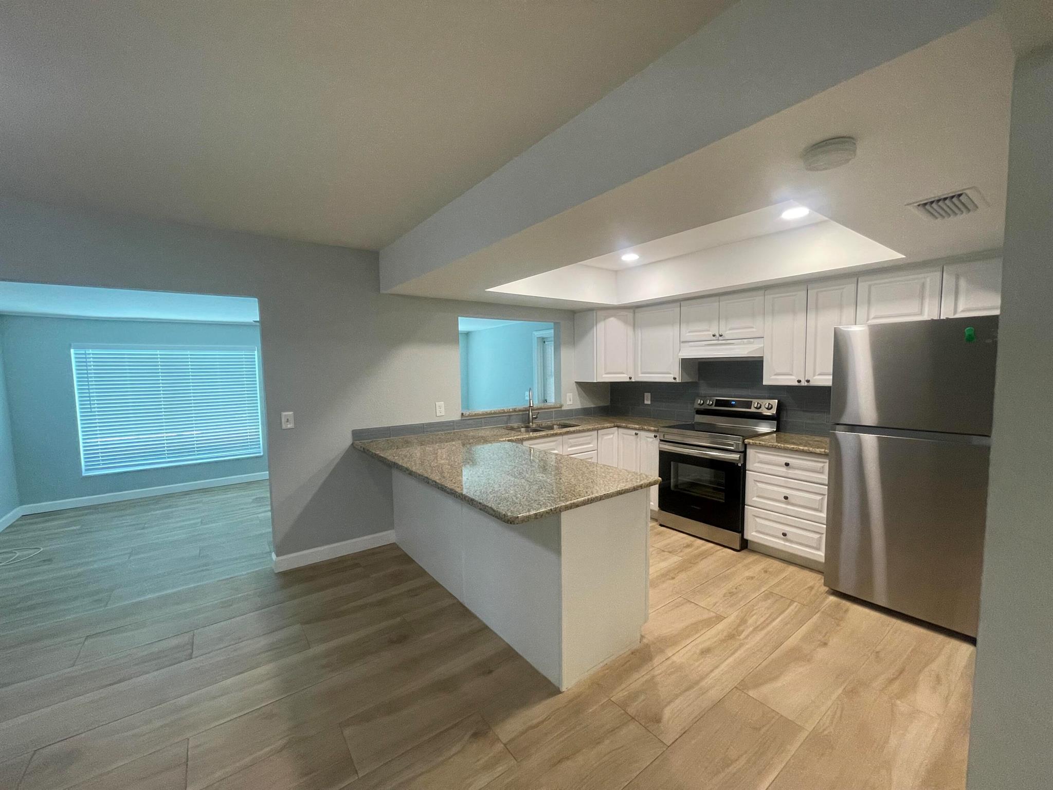 SOUTH SHORE 2 OF WELLINGT - Residential Lease