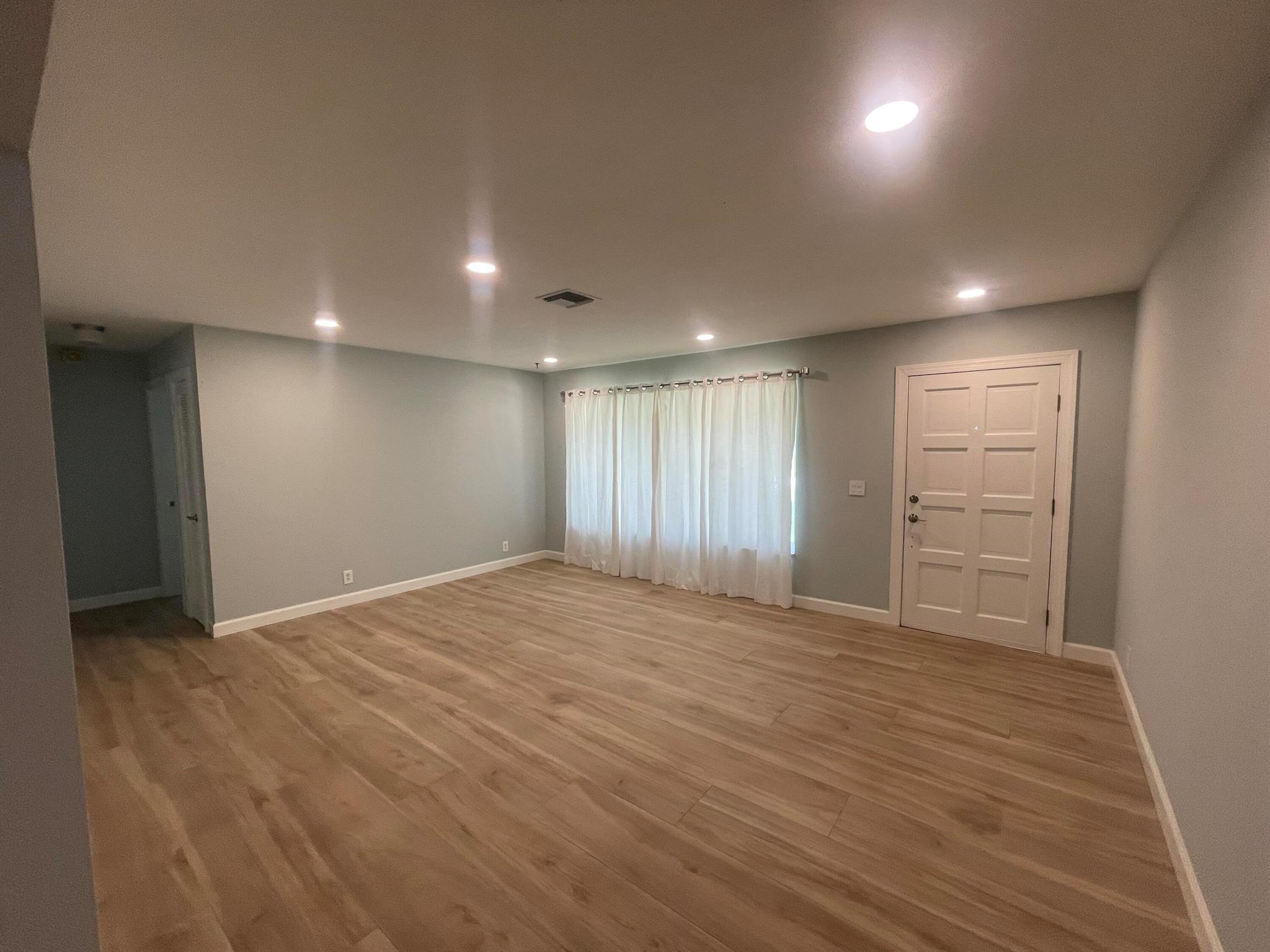 SOUTH SHORE 2 OF WELLINGT - Residential Lease