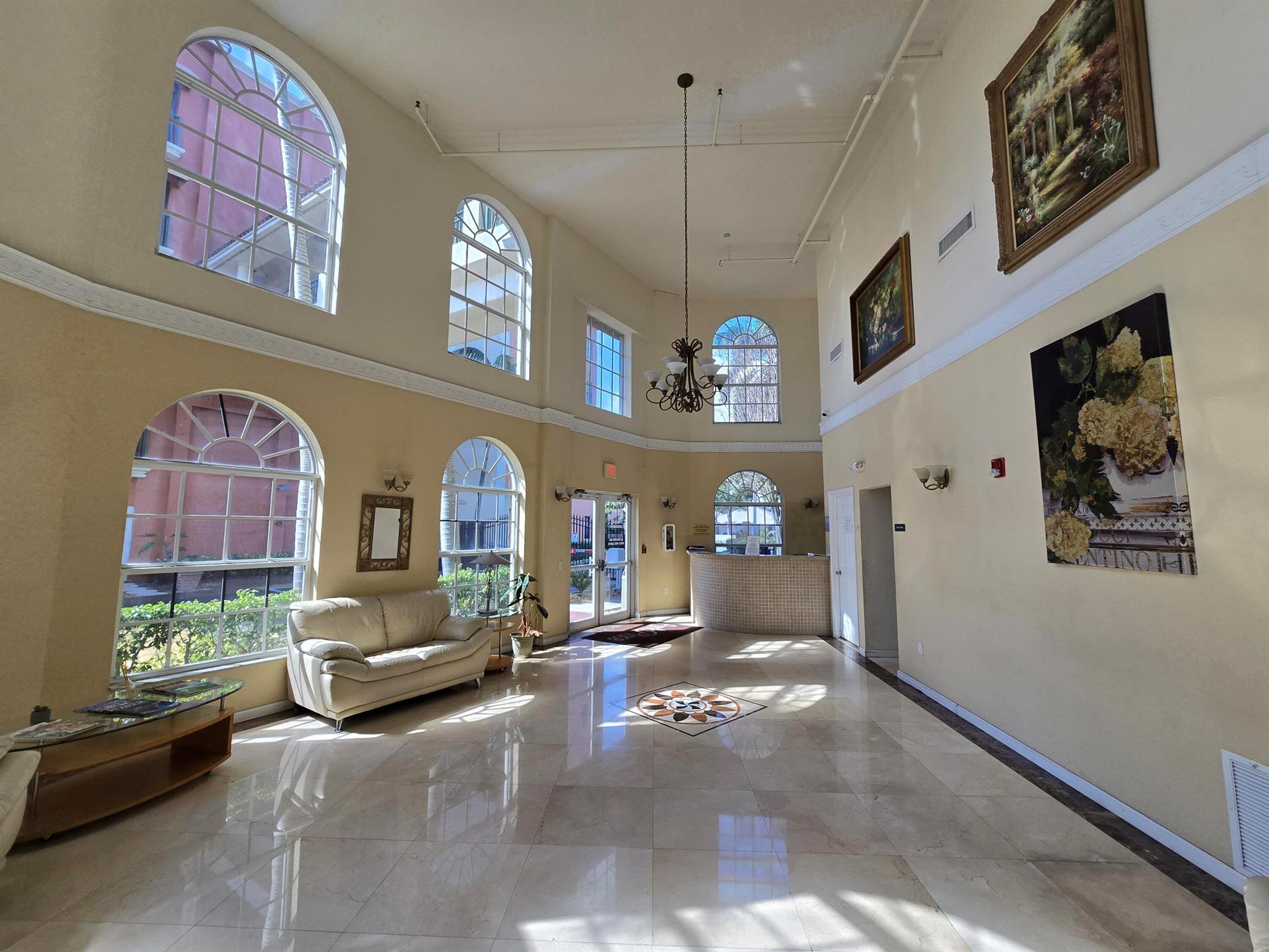 View photos, virtual tours, details... 1640 Presidential Way 403