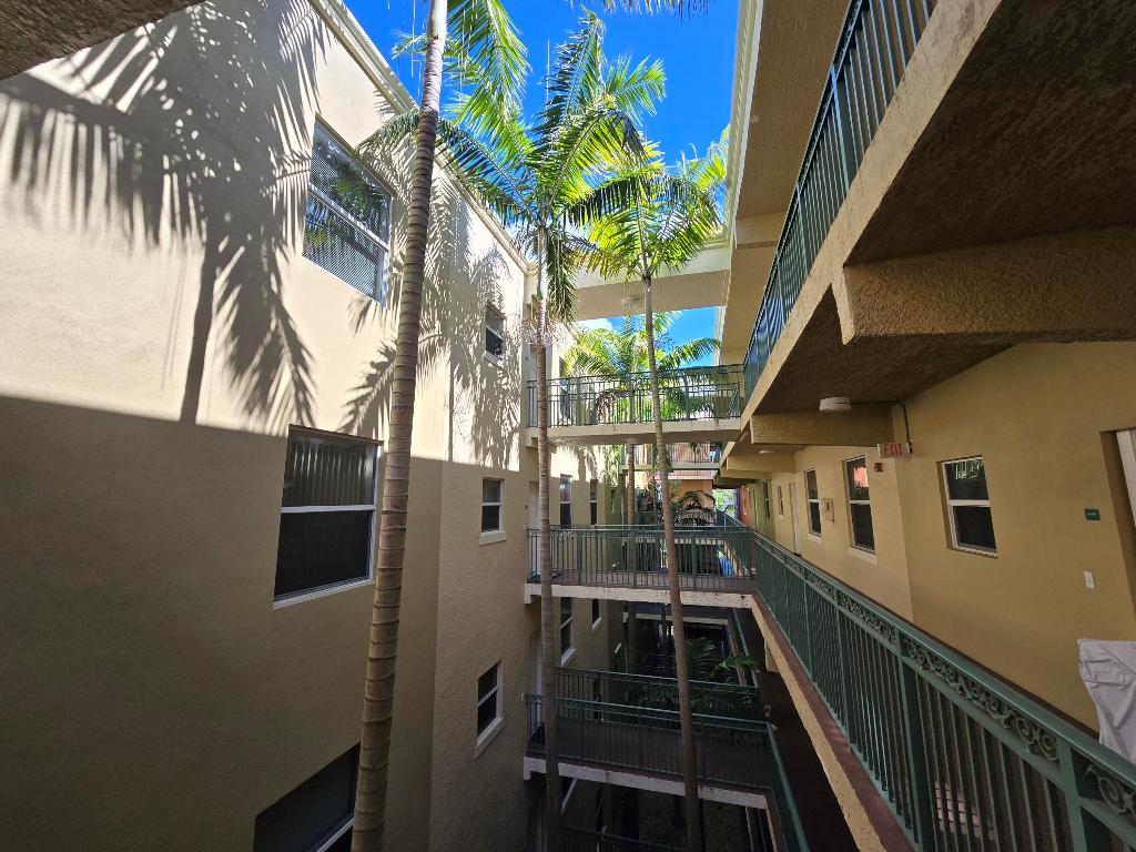 1640 Presidential Way 403