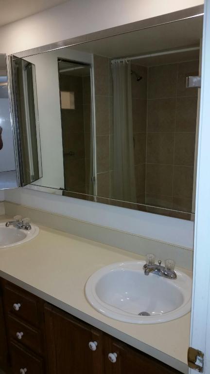 EMERALD LAKES PH IV - Residential Lease