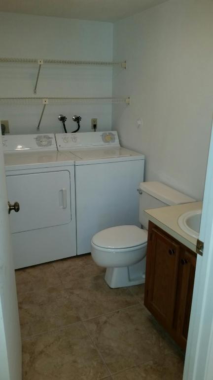 EMERALD LAKES PH IV - Residential Lease