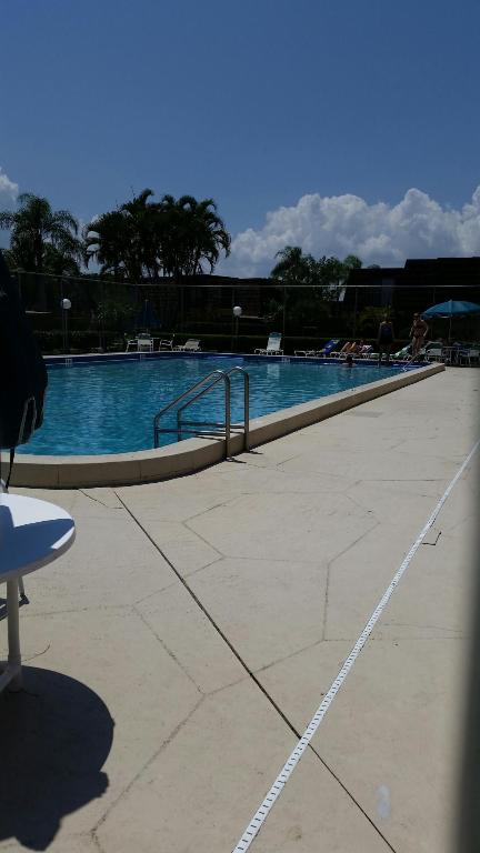 EMERALD LAKES PH IV - Residential Lease