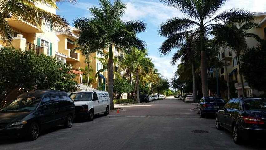 PINEAPPLE GROVE VILLAGE - Residential Lease