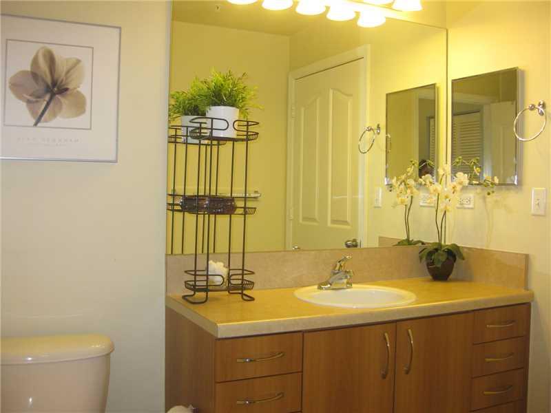 PINEAPPLE GROVE VILLAGE - Residential Lease