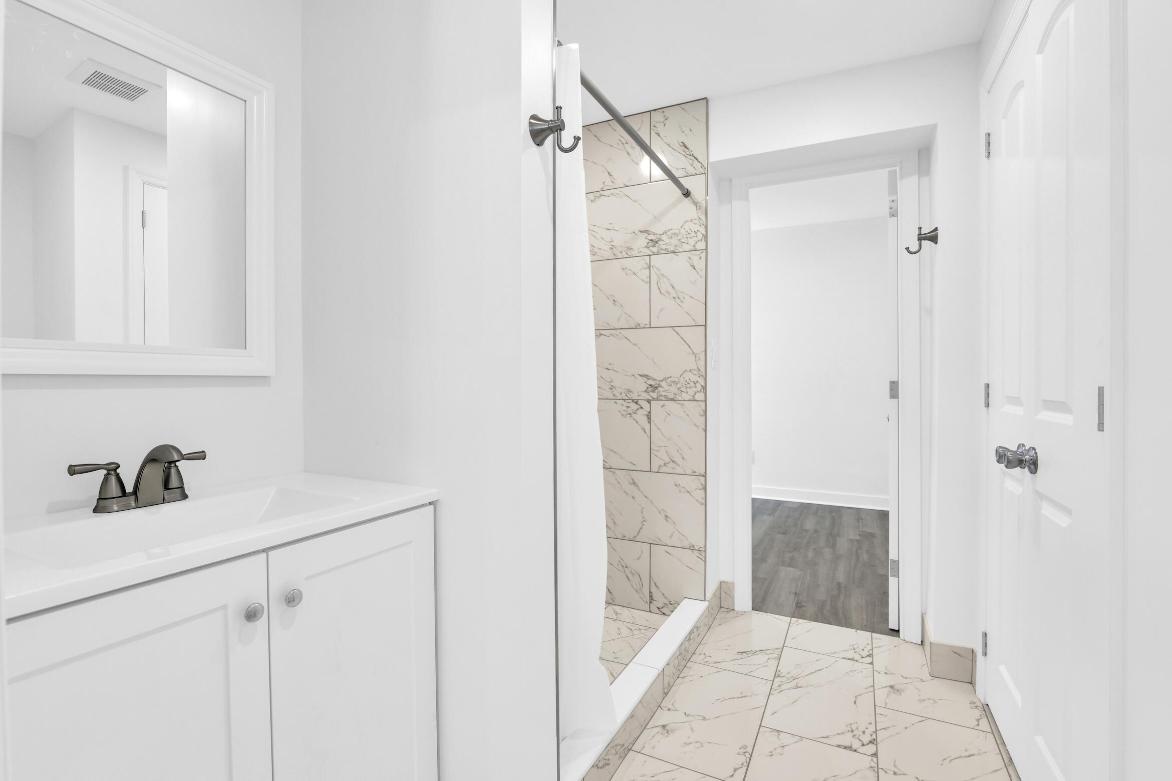 LAKE WORTH TOWN OF - Residential Lease