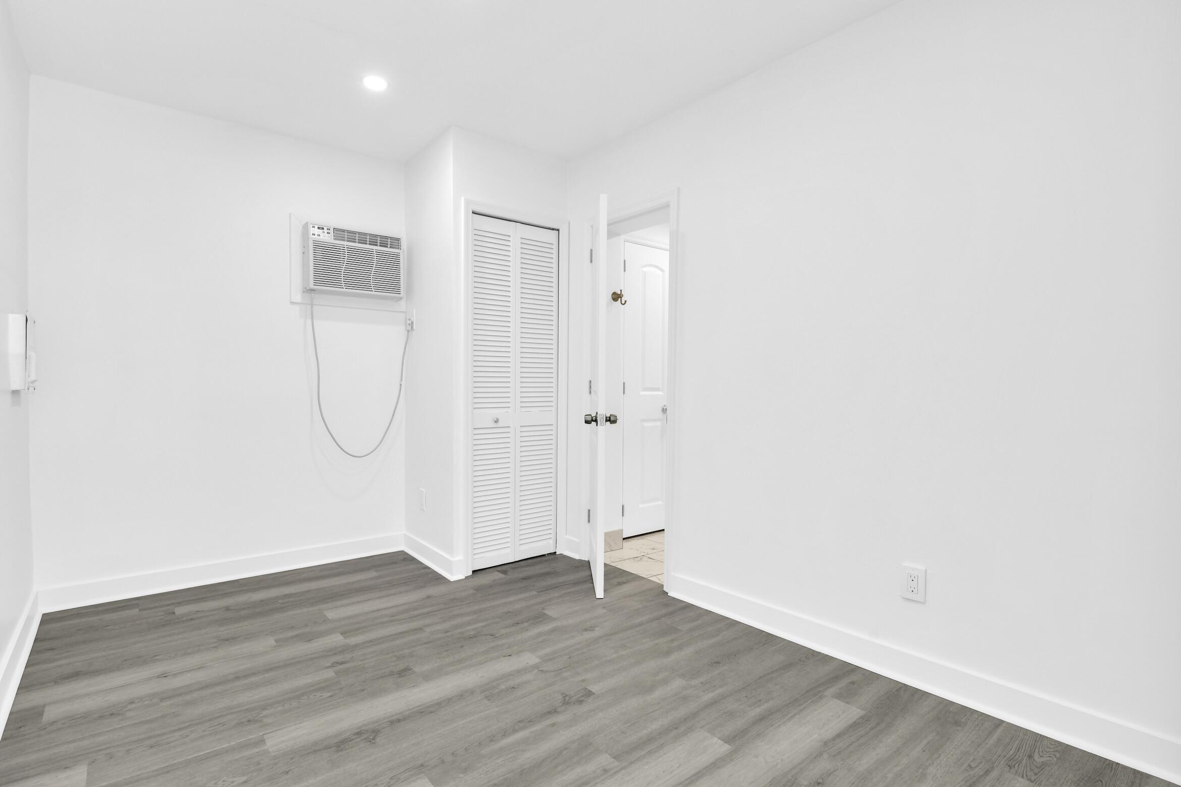 LAKE WORTH TOWN OF - Residential Lease