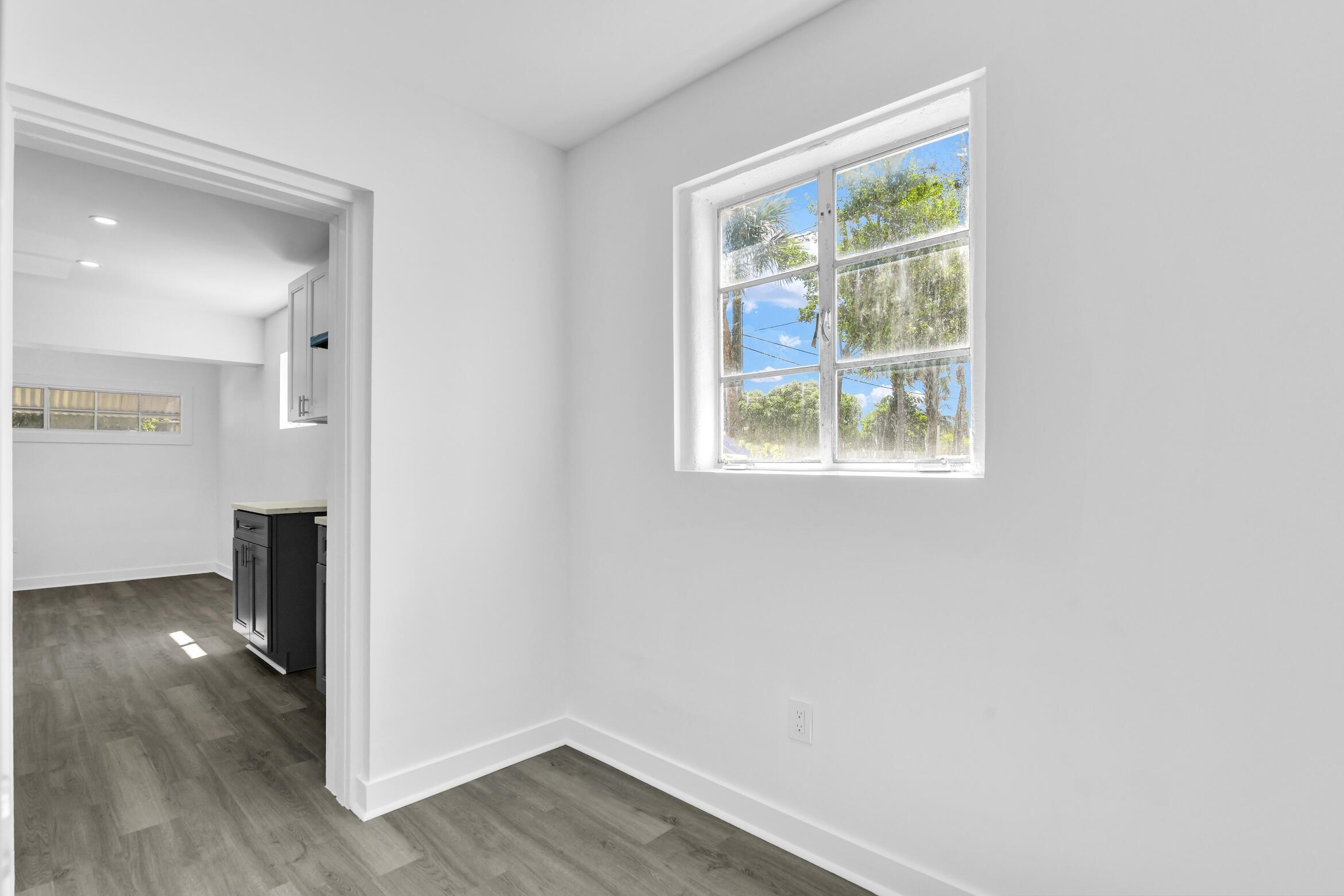 LAKE WORTH TOWN OF - Residential Lease