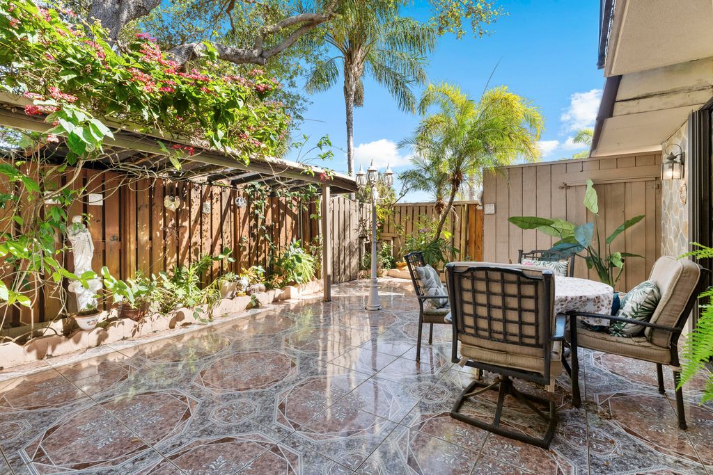 Photo of 724 7th Court, Palm Beach Gardens, FL 33410 (MLS # R10960158)